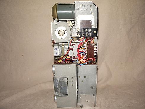 Радиостанция Р-105Д в разобранном виде